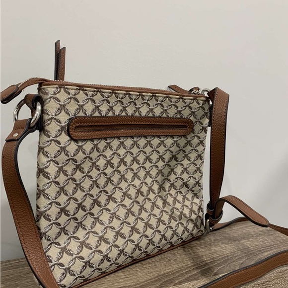 Dana Buchman Luxury Fashion Bags for sale. - Picture 5 of 6